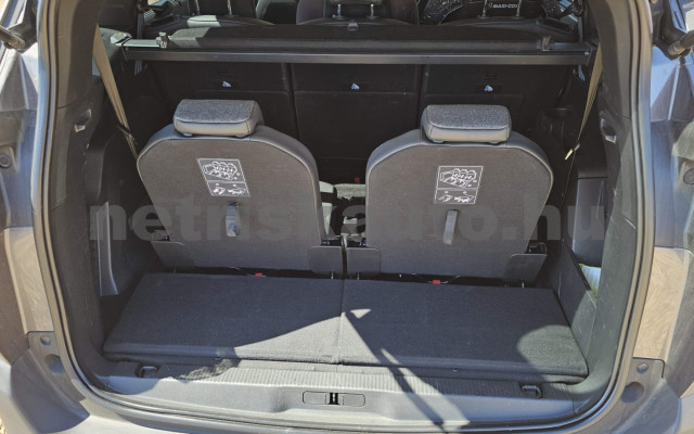 PEUGEOT 5008 2.0 BlueHDi Allure Pack EAT8 (7 sz személygépkocsi - 1997cm3 Diesel 121562 10/11