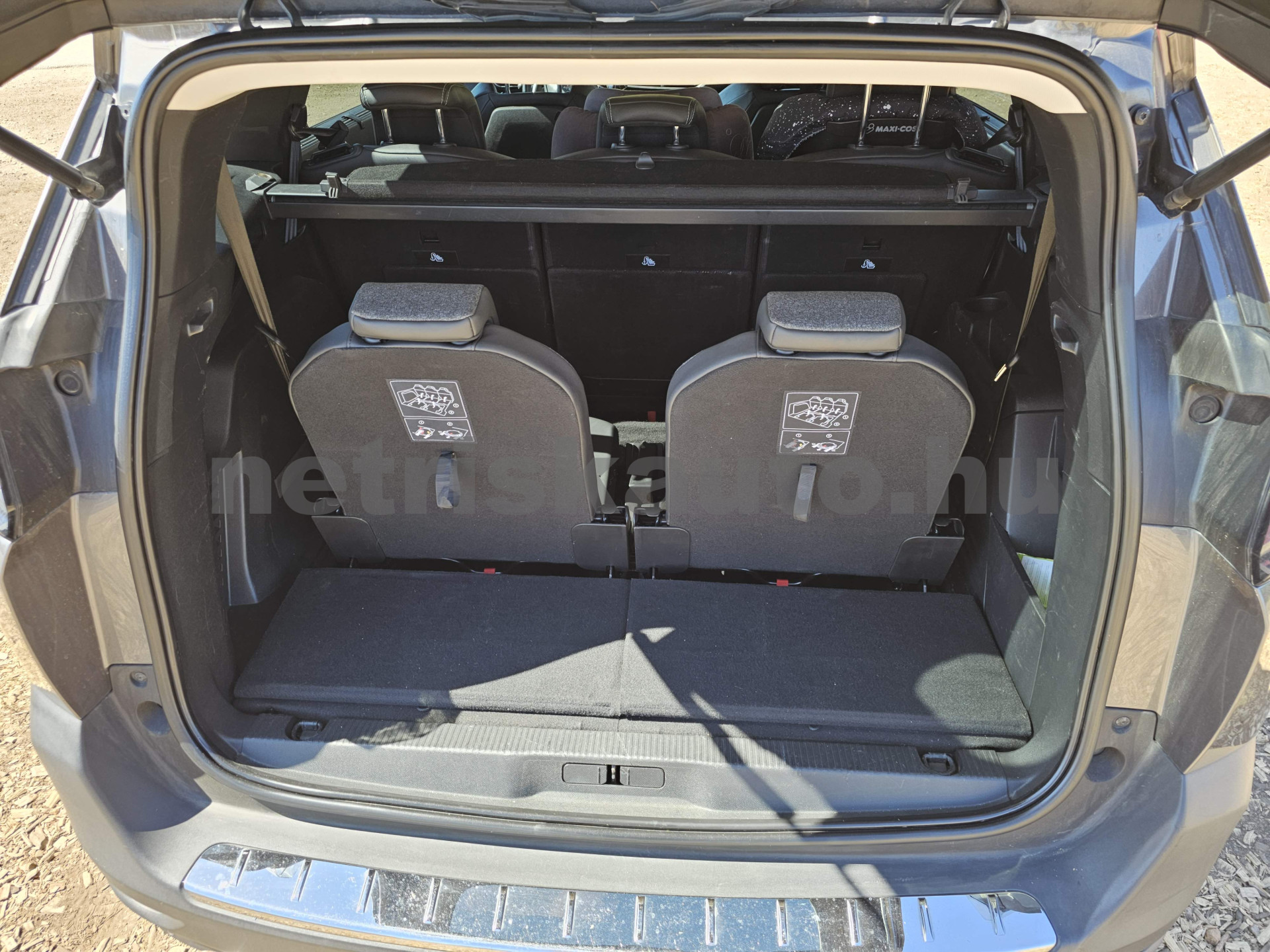 PEUGEOT 5008 2.0 BlueHDi Allure Pack EAT8 (7 sz személygépkocsi - 1997cm3 Diesel 121562 10/11