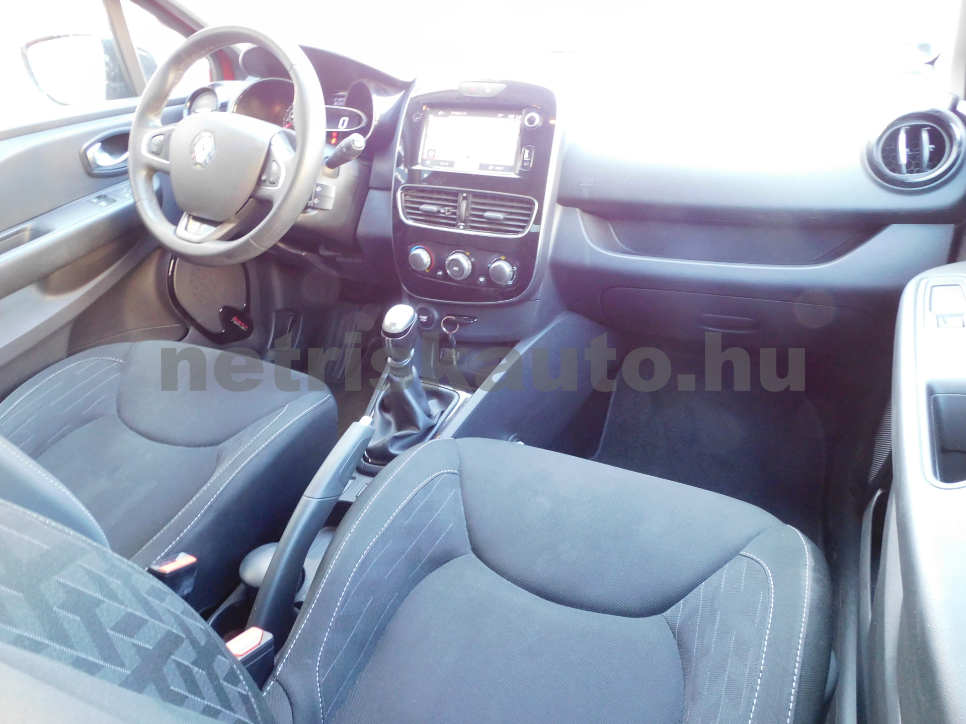 RENAULT Clio 1.2 TCe Limited személygépkocsi - 1197cm3 Benzin 121238 7/12