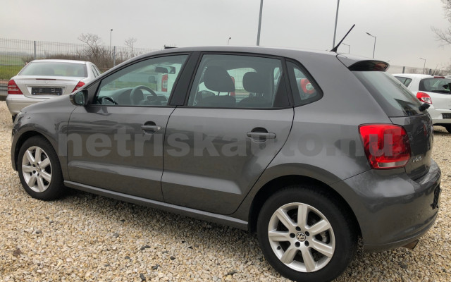 VW Polo 1.2 70 Highline személygépkocsi - 1198cm3 Benzin 119998 4/12