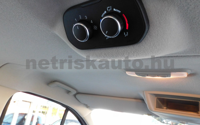 FORD Transit Custom 2.0 TDCi Tourneo 320 L1H1 Trend A.9 tehergépkocsi 3,5t össztömegig - 1995cm3 Diesel 121206 10/12
