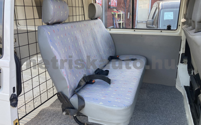 VW Transporter 2.4 Mixto tehergépkocsi 3,5t össztömegig - 2370cm3 Diesel 121414 8/9