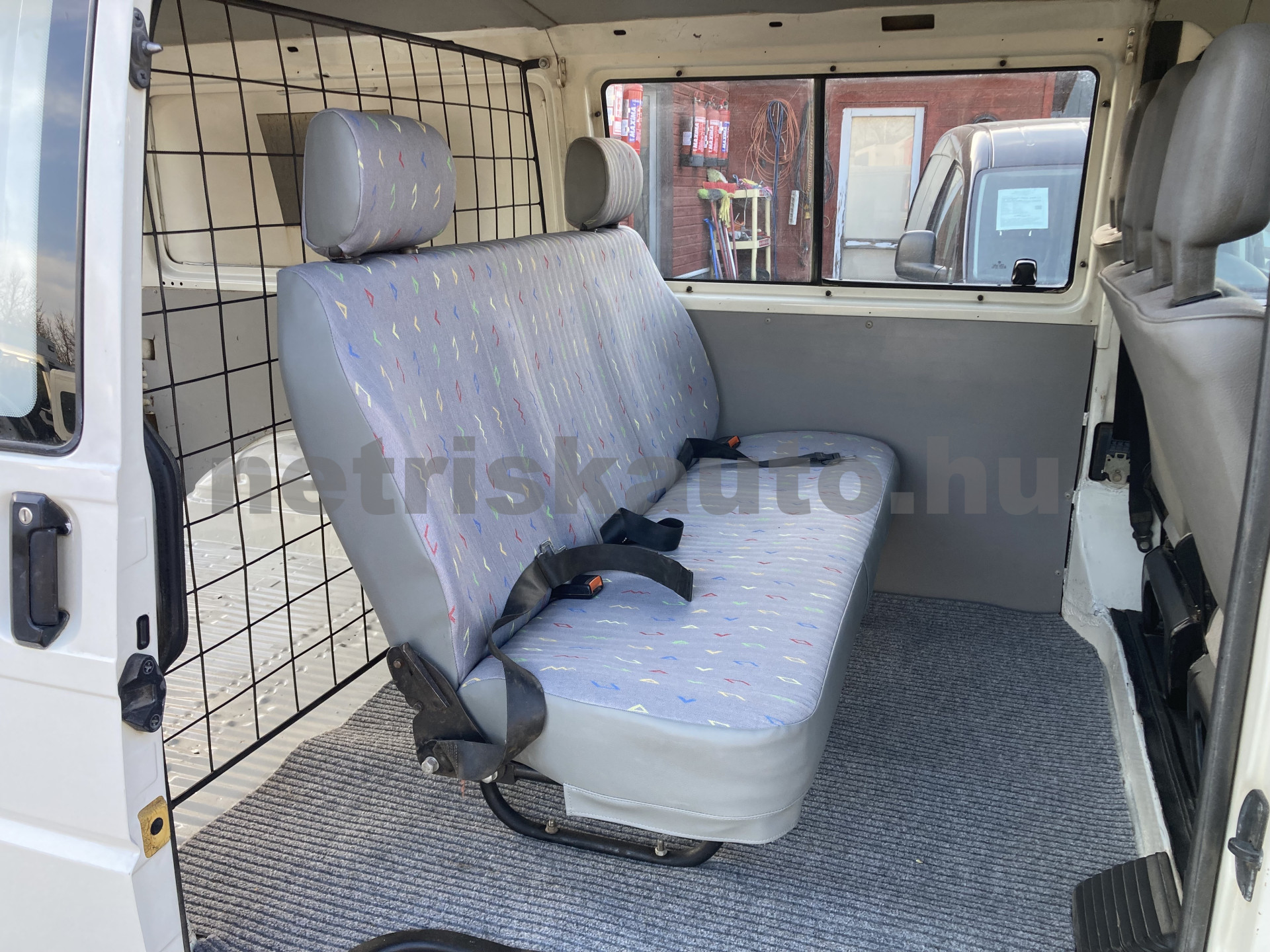 VW Transporter 2.4 Mixto tehergépkocsi 3,5t össztömegig - 2370cm3 Diesel 121414 8/9