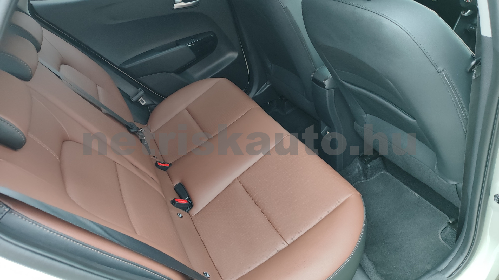 KIA Picanto 1.2 DPI Platinum Aut. személygépkocsi - 1197cm3 Benzin 121348 10/12