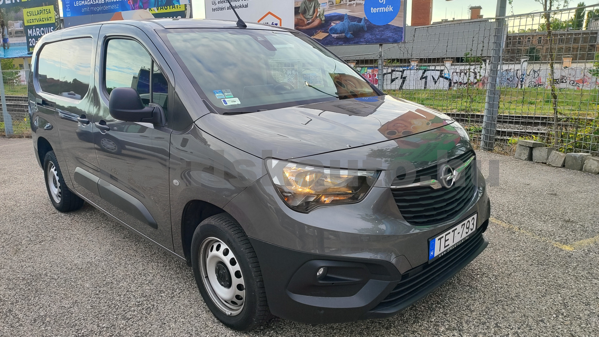 OPEL Combo 1.5 DTH L2H1 2.4t Cargo E. tehergépkocsi 3,5t össztömegig - 1499cm3 Diesel 121474 1/11