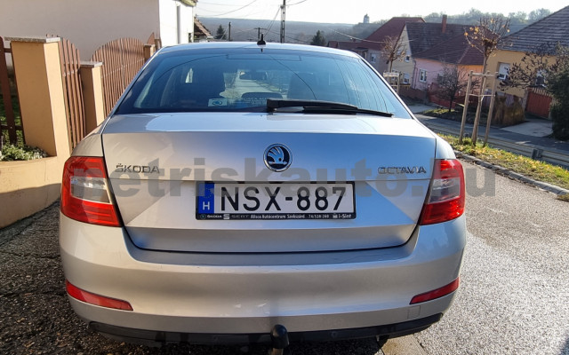 SKODA Octavia 2.0 CR TDI Style személygépkocsi - 1968cm3 Diesel 121160 5/9