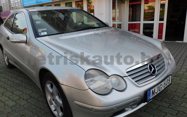 MERCEDES-BENZ C-osztály C 220 CDI Sportcoupe Aut. személygépkocsi - 2148cm3 Diesel 121189 2/12