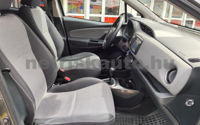 TOYOTA Yaris 1.5 HSD Active Aut. személygépkocsi - 1497cm3 Hybrid 121440 9/12
