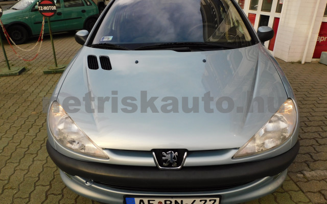 PEUGEOT 206 1.4 Presence személygépkocsi - 1360cm3 Benzin 120454 11/12