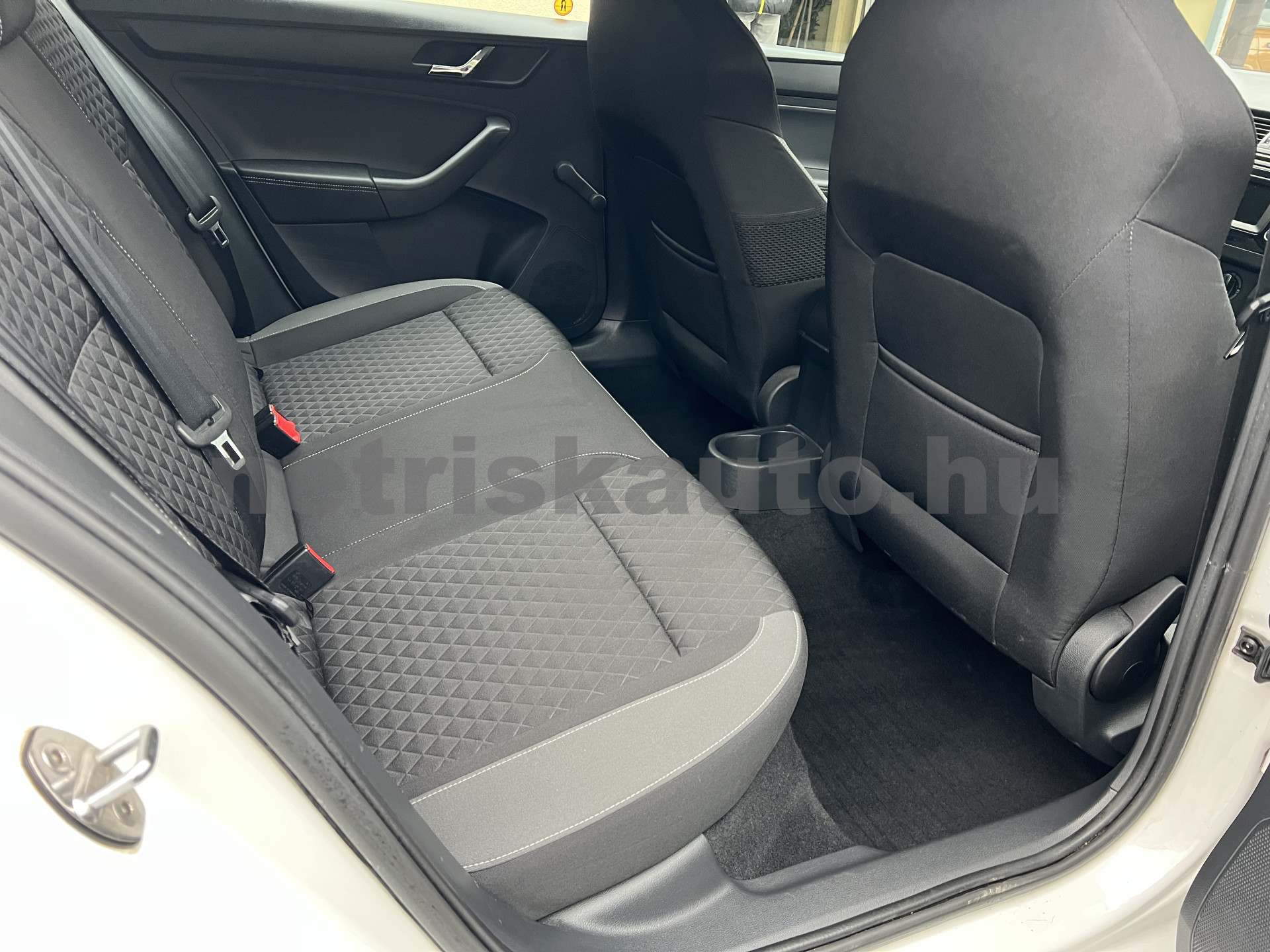 SKODA Rapid 1.6 CR TDI Ambition személygépkocsi - 1598cm3 Diesel 121332 11/12