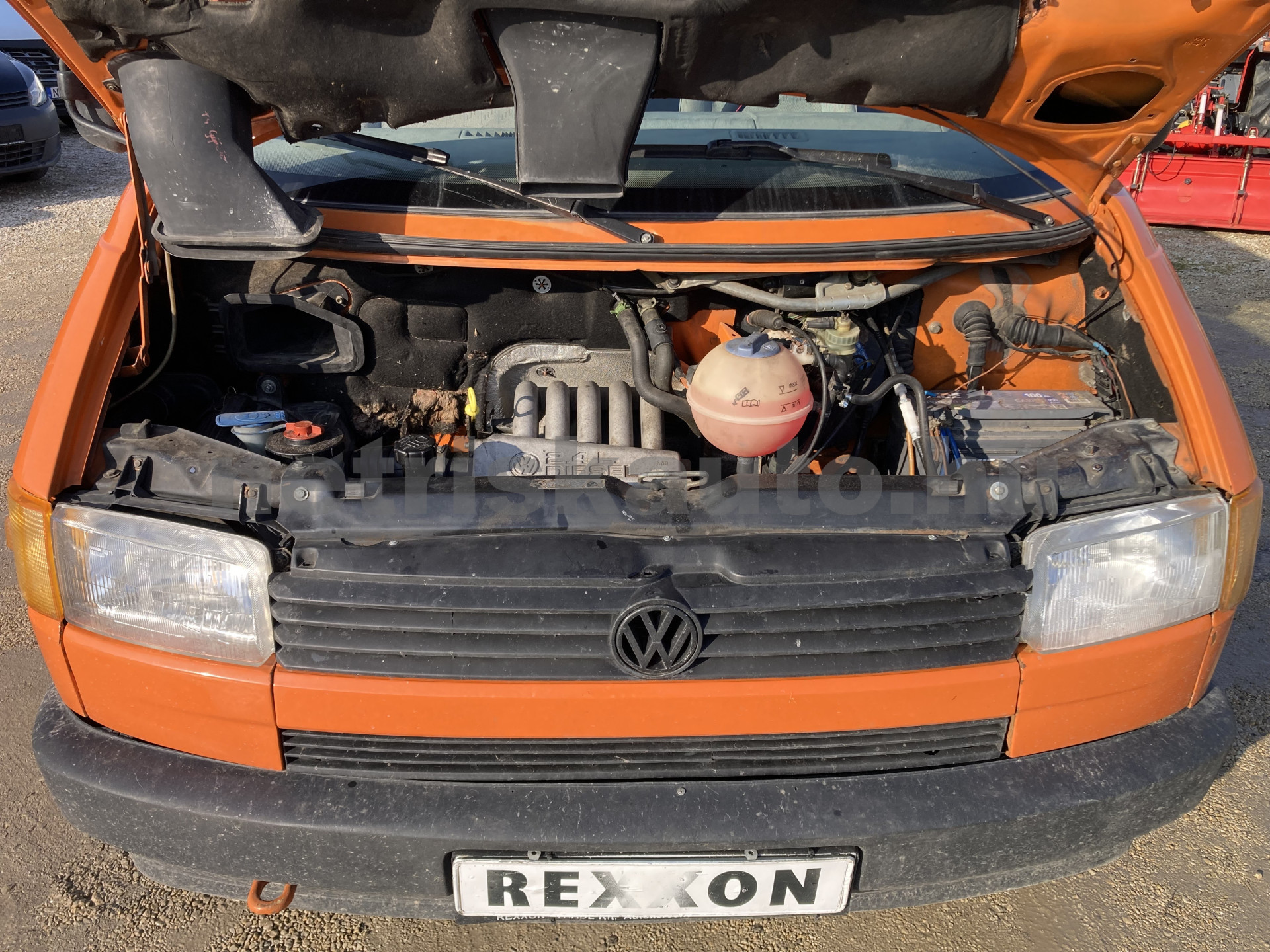 VW Transporter 2.4 70M 1F2 F tehergépkocsi 3,5t össztömegig - 2370cm3 Diesel 121389 6/9