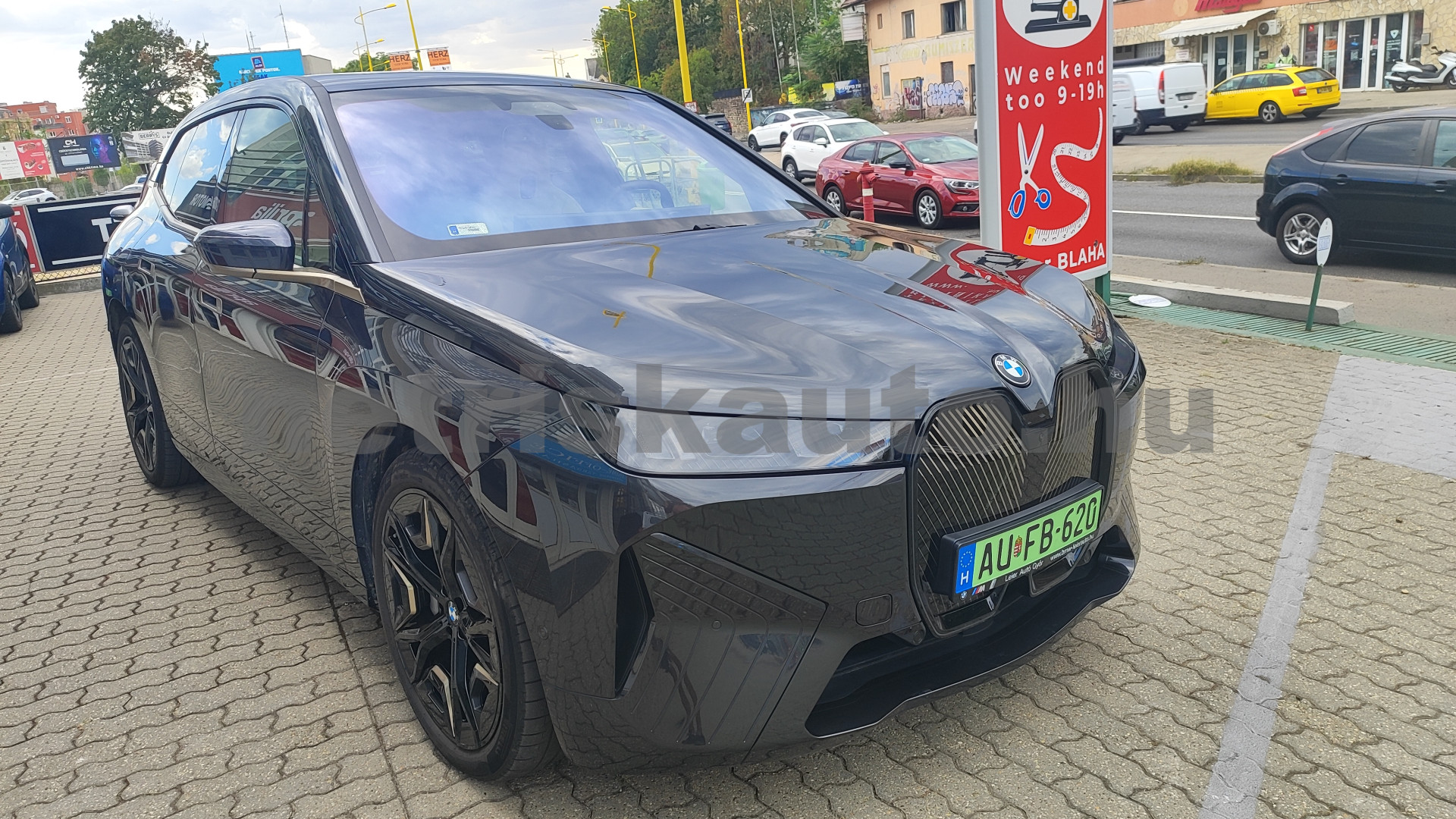 BMW iX iX xDrive60 109,1kWh személygépkocsi - cm3 Kizárólag elektromos 121571 1/12