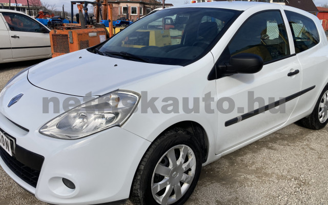 RENAULT Clio 1.5 dCi Authentique tehergépkocsi 3,5t össztömegig - 1461cm3 Diesel 120000 2/8