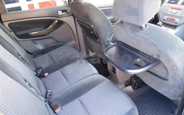 FORD C-Max 1.6 VCT Ghia személygépkocsi - 1596cm3 Benzin 120392 9/12