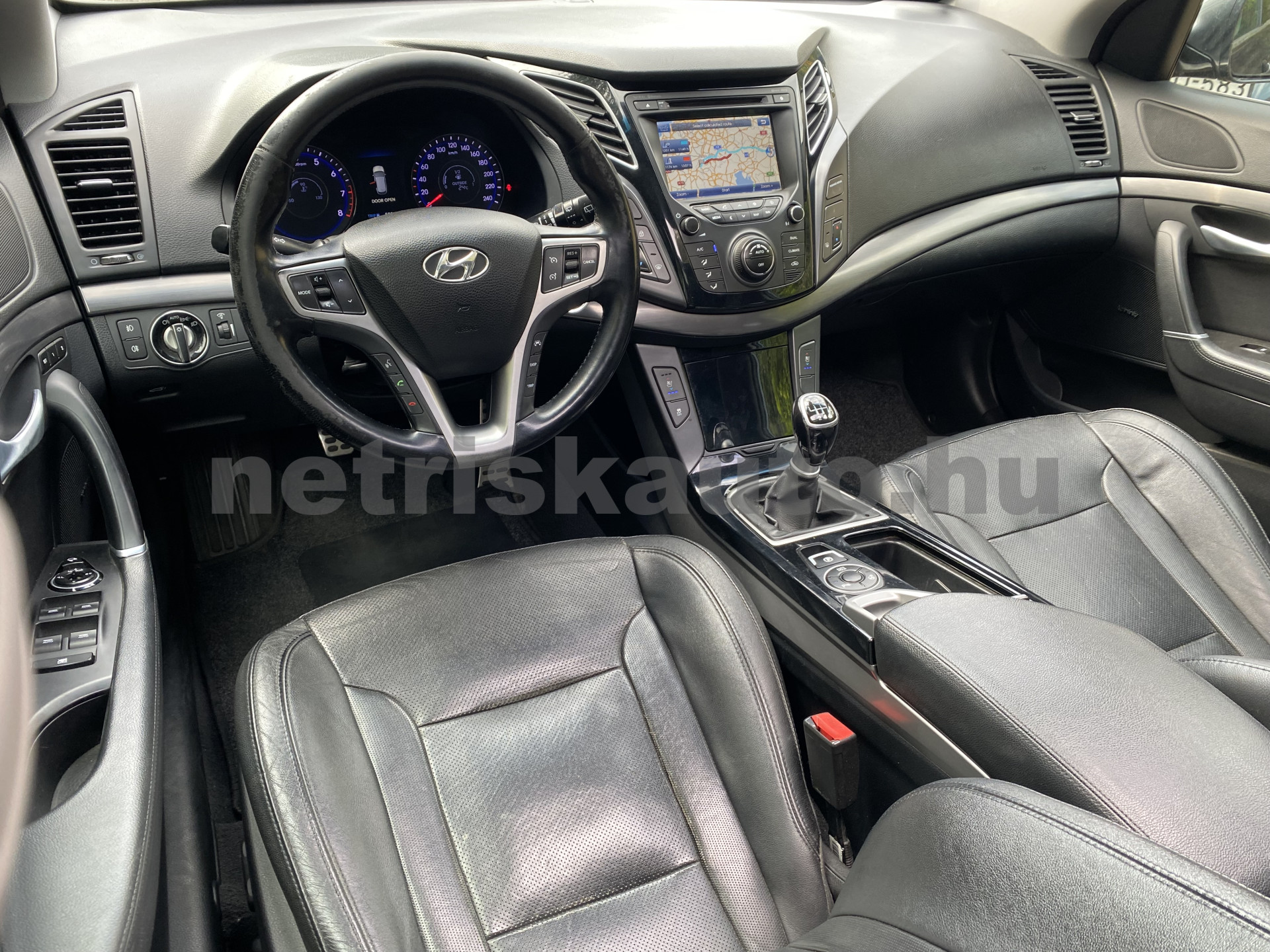 HYUNDAI i40 2.0 GDI Premium személygépkocsi - 1999cm3 Benzin 121557 7/12