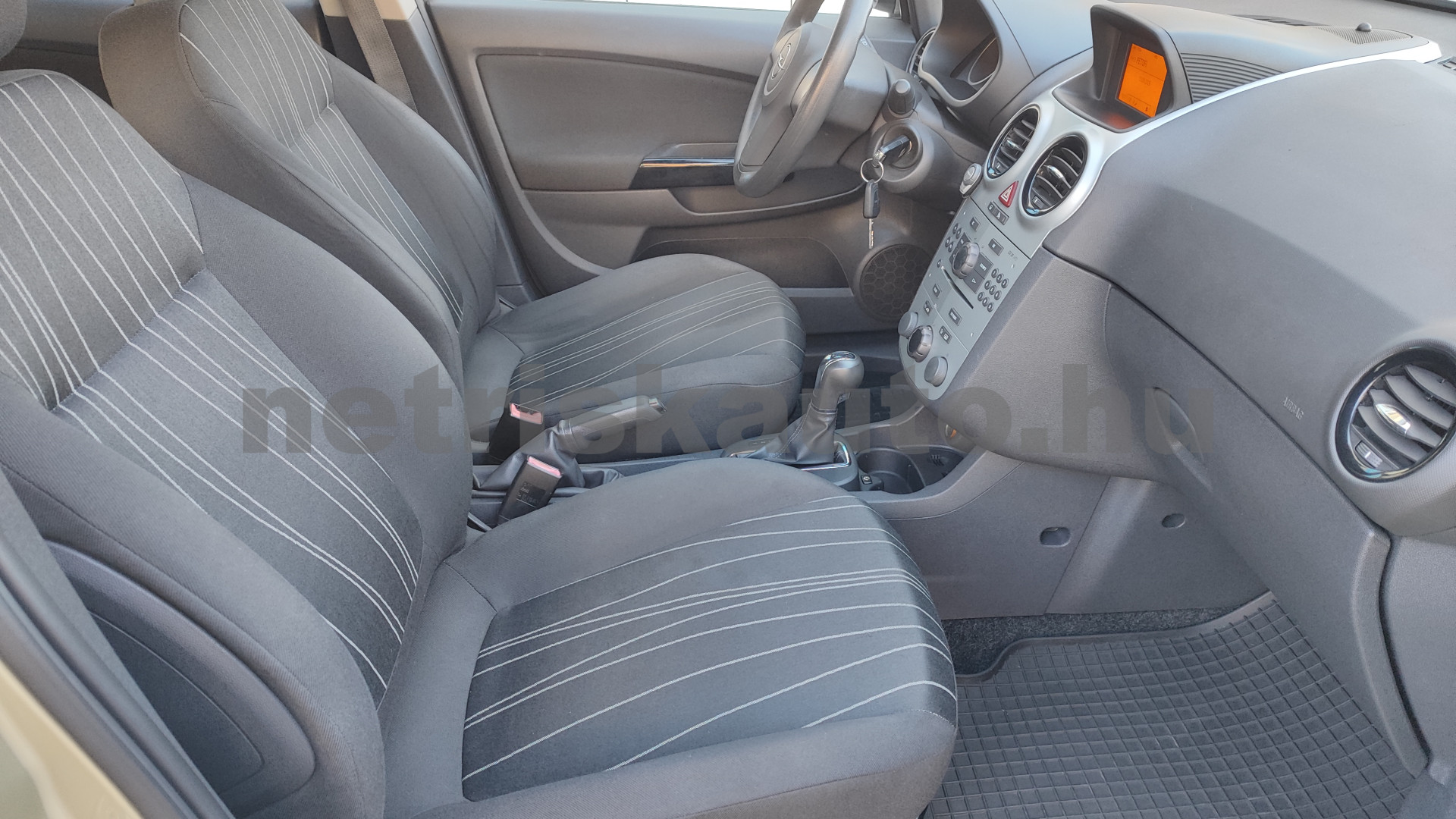 OPEL Corsa 1.4 Enjoy Aut. személygépkocsi - 1364cm3 Benzin 121583 8/12