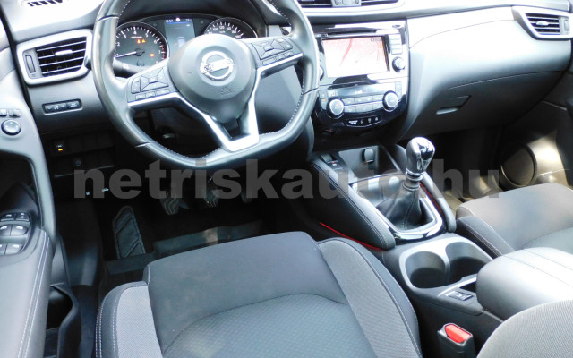 NISSAN Qashqai 1.3 DIG-T N-Connecta személygépkocsi - 1332cm3 Benzin 120360 6/12