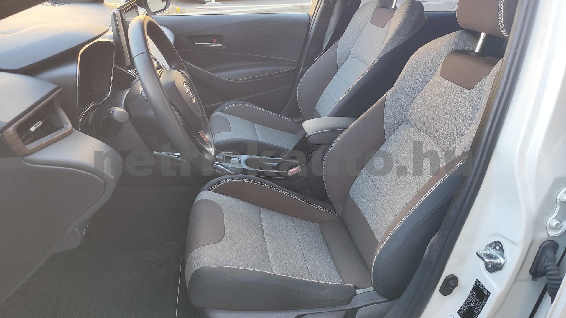 TOYOTA Corolla 1.8 Hybrid Trek e-CVT személygépkocsi - 1798cm3 Hybrid 121589 5/12