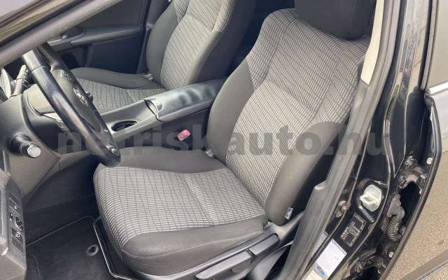 TOYOTA Avensis 2.0 D-4D Executive személygépkocsi - 1998cm3 Diesel 119924 12/35
