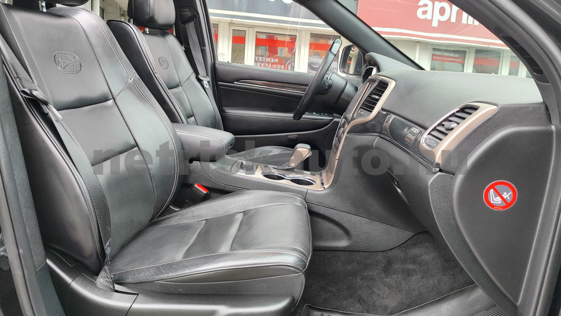 JEEP Grand Cherokee 3.0 V6 CRD Overland Aut. személygépkocsi - 2987cm3 Diesel 121427 9/12