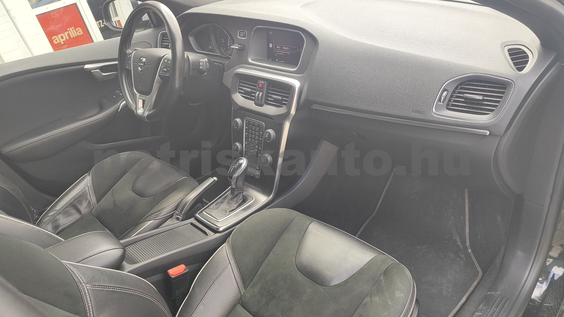 VOLVO V40 2.0 D [D3] R-Design Geartronic személygépkocsi - 1969cm3 Diesel 121501 7/12