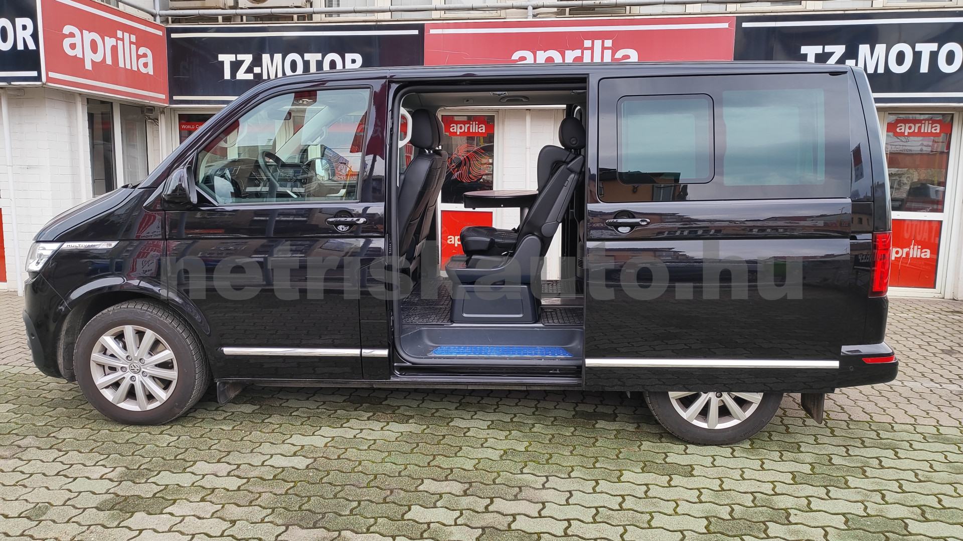 VW Transporter 2.0 TDI T6.1 Highline 4M DSG tehergépkocsi 3,5t össztömegig - 1968cm3 Diesel 121393 3/12