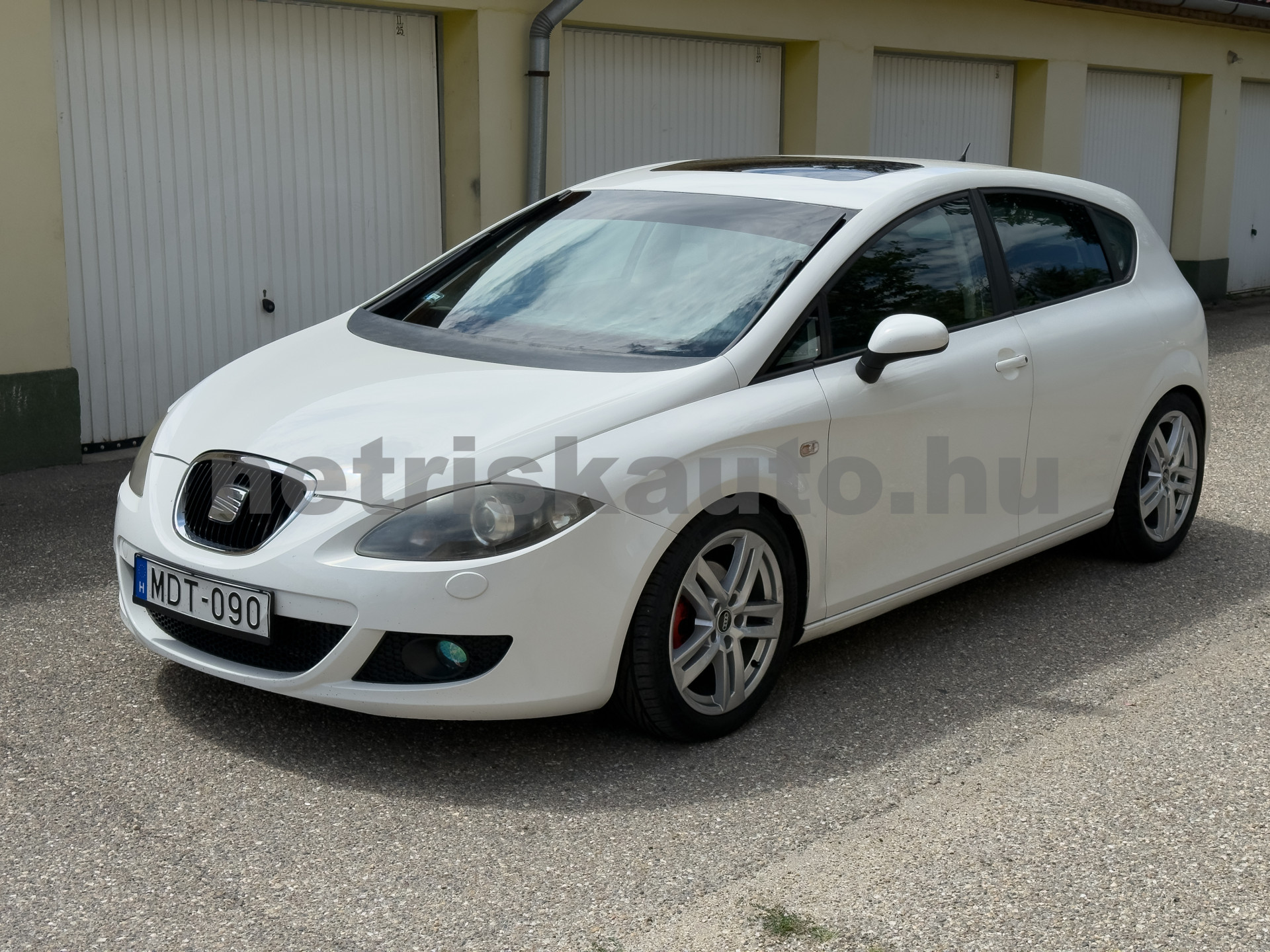 SEAT Leon 1.4 TSI White Edition személygépkocsi - 1390cm3 Benzin 121540 2/8