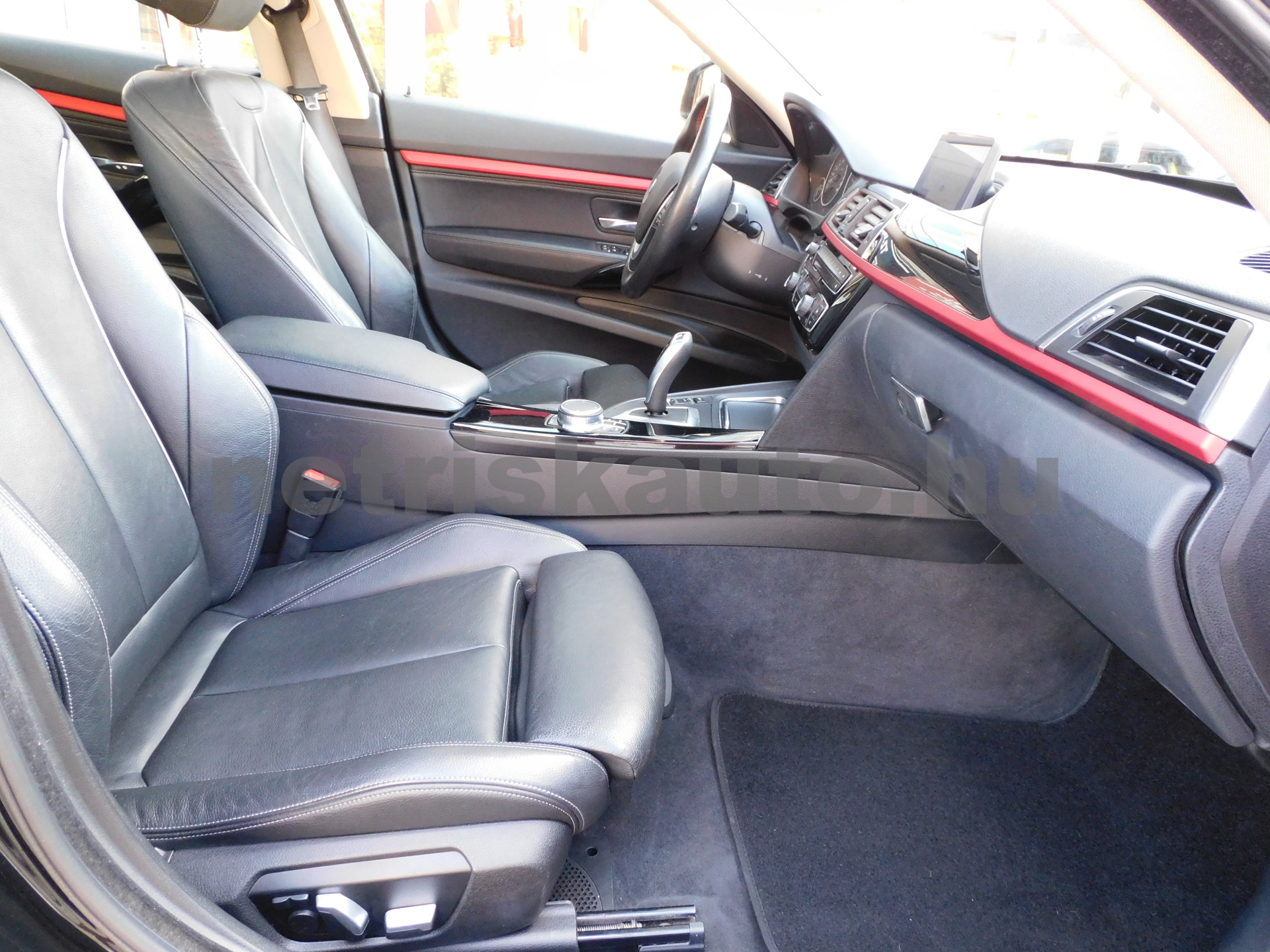 BMW 3-as sorozat 330d xDrive Sport Aut. személygépkocsi - 2993cm3 Diesel 121262 9/12