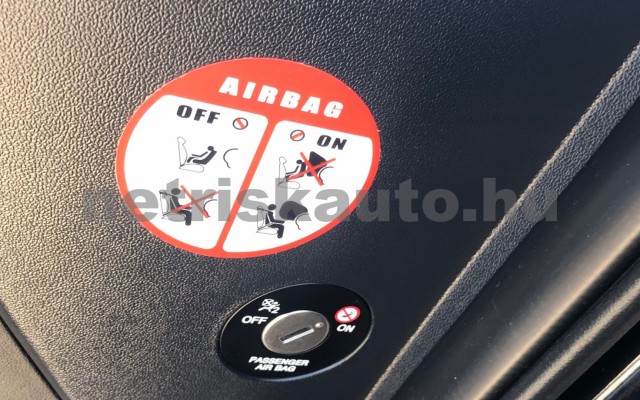 HYUNDAI ix35 1.7 CRDi LP Comfort 2WD személygépkocsi - 1685cm3 Diesel 119788 9/12