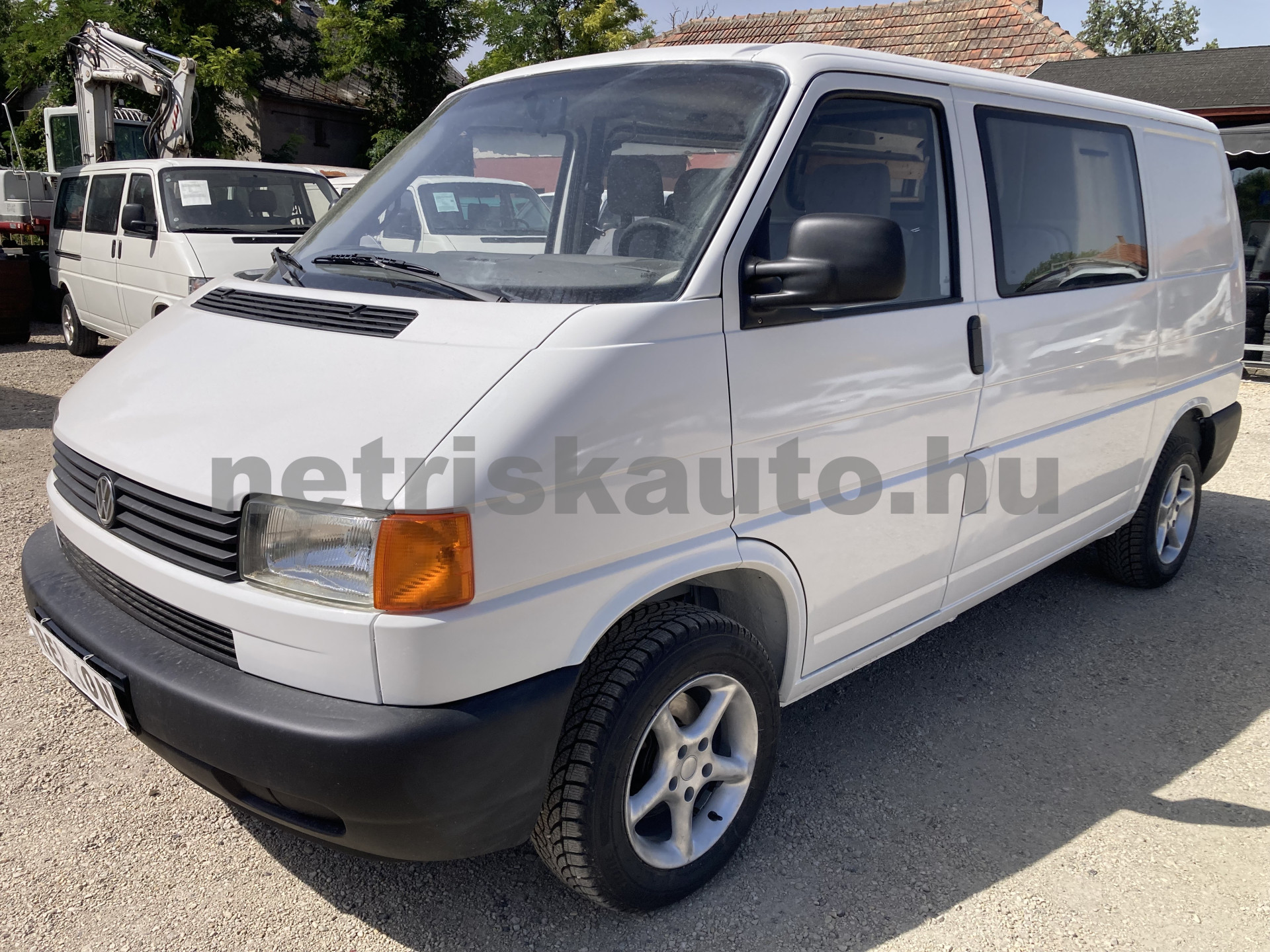 VW Transporter 1.9 Basic Mixto tehergépkocsi 3,5t össztömegig - 1896cm3 Diesel 121555 2/9