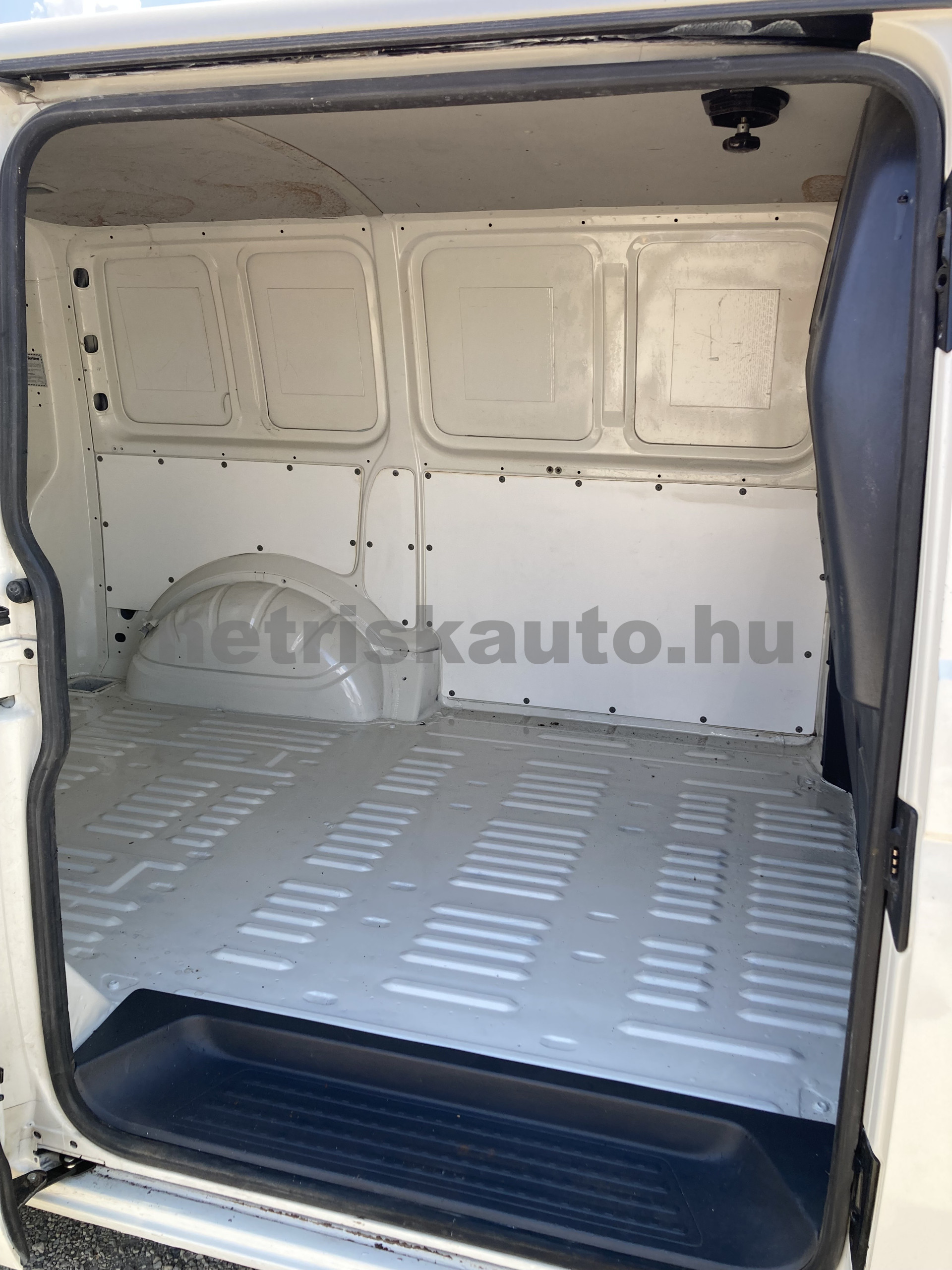 VW Transporter 1.9 TDI tehergépkocsi 3,5t össztömegig - 1896cm3 Diesel 121515 9/9