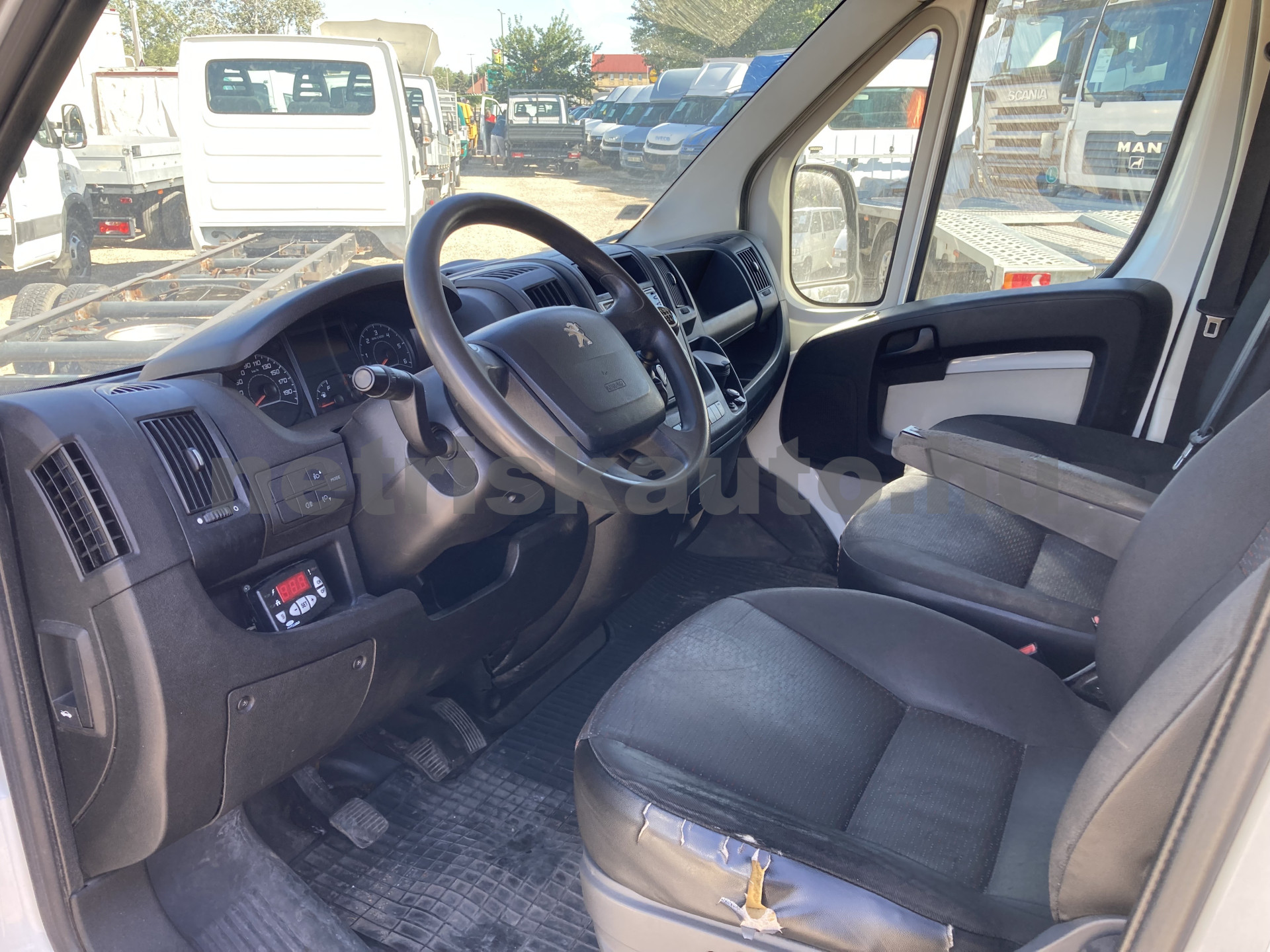 PEUGEOT Boxer 2.2 HDi 350 FT L3H2 Access tehergépkocsi 3,5t össztömegig - 2198cm3 Diesel 121563 8/9