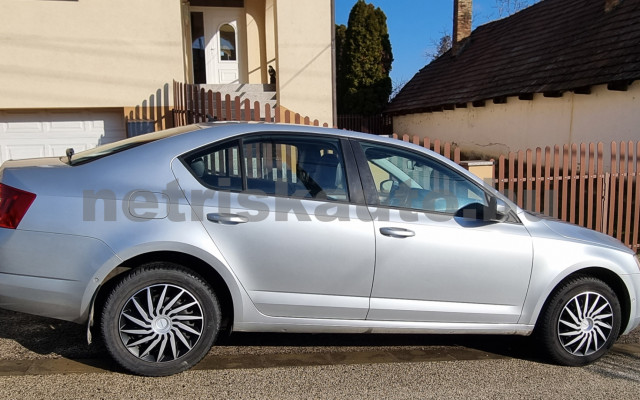 SKODA Octavia 2.0 CR TDI Style személygépkocsi - 1968cm3 Diesel 121160 4/9