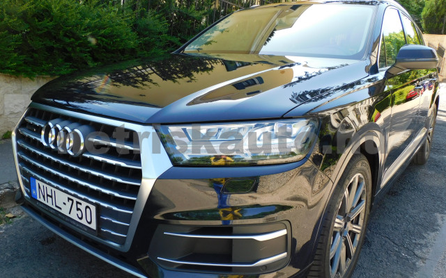 AUDI Q7 3.0 V6 TDI quattro tiptronic személygépkocsi - 2967cm3 Diesel 121140 12/12