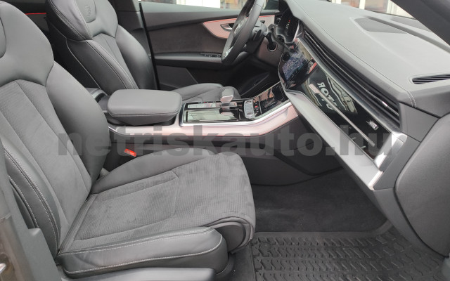 AUDI Q8 55 TFSI quattro tiptronic személygépkocsi - 2995cm3 Hybrid 121360 9/12