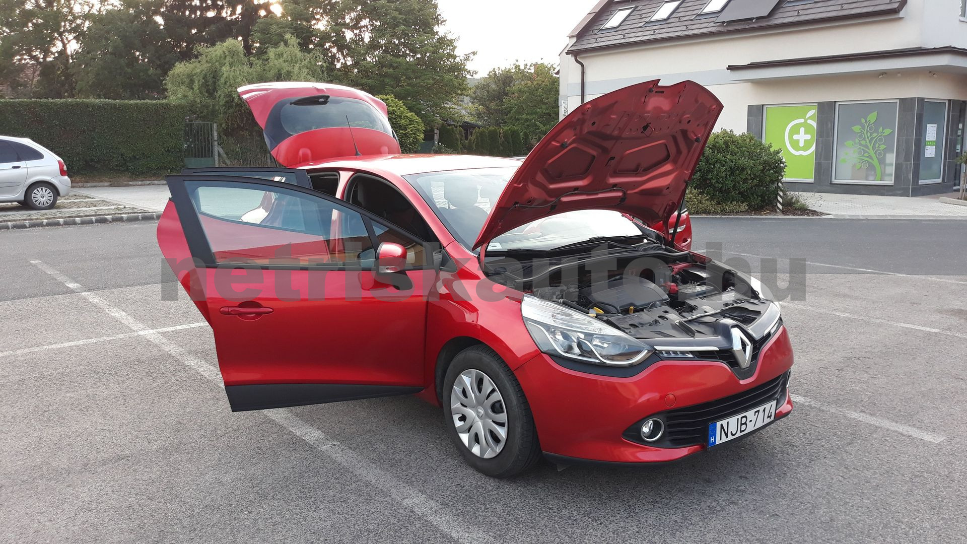 RENAULT Clio IV 1.2 16V KLÍMA TEMPOMAT KARTÁMASZ NAVI személygépkocsi - 1149cm3 Benzin 121539 8/11