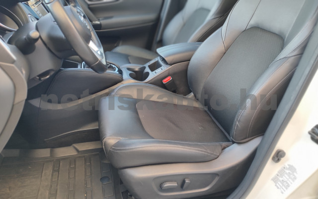 NISSAN Qashqai 1.7 dCi Tekna 4x4 Xtronic személygépkocsi - 1749cm3 Diesel 121338 5/12