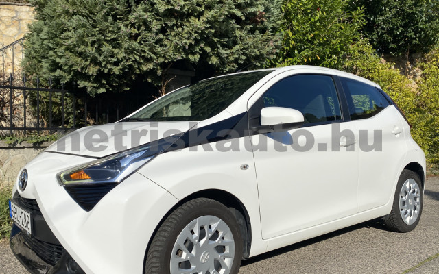 TOYOTA Aygo 1.0 x-play x-shift személygépkocsi - 998cm3 Benzin 121626 11/12