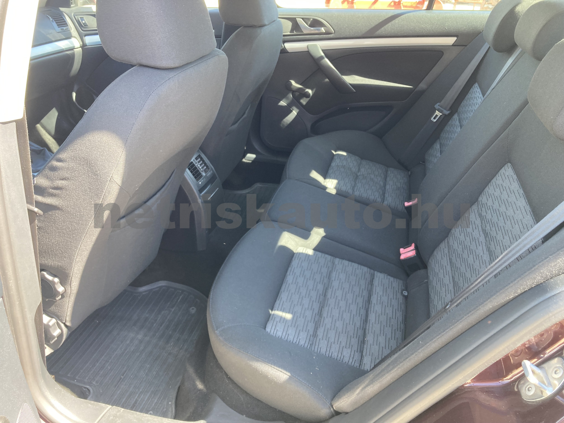 SKODA Octavia 1.6 CR TDI Ambiente DPF személygépkocsi - 1598cm3 Diesel 121231 9/11