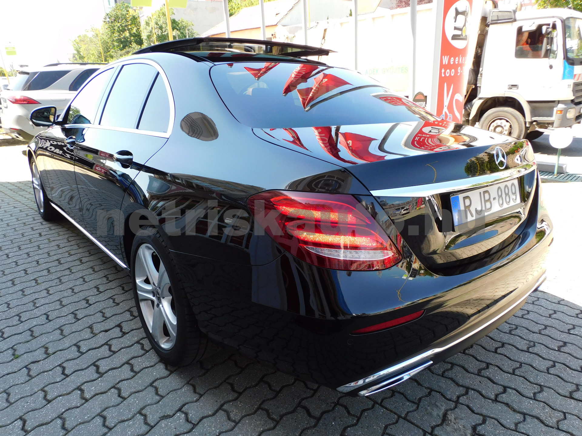 MERCEDES-BENZ E-osztály E 350 d 4Matic 9G-TRONIC személygépkocsi - 2987cm3 Diesel 121169 2/12