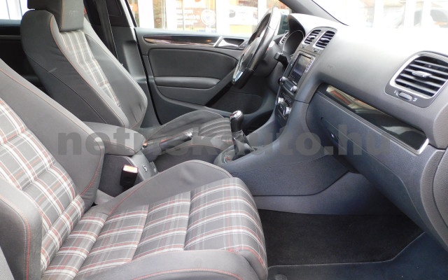 VW Golf 2.0 TSI GTI személygépkocsi - 1984cm3 Benzin 120472 9/12