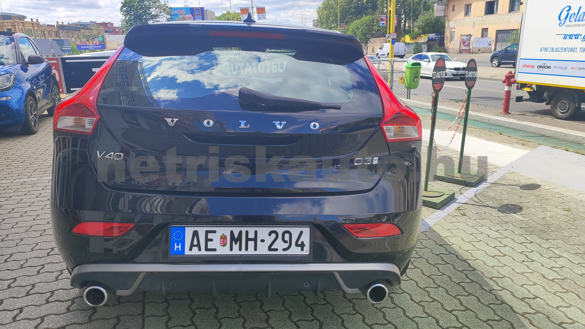 VOLVO V40 2.0 D [D3] R-Design Geartronic személygépkocsi - 1969cm3 Diesel 121501 4/12