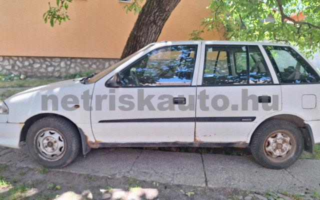 SUZUKI Swift 1.0 GLX személygépkocsi - 993cm3 Benzin 121204 2/7