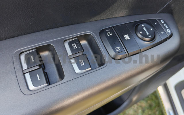 KIA Sportage 1.6 GDI Gold MY21 személygépkocsi - 1591cm3 Benzin 121316 10/12