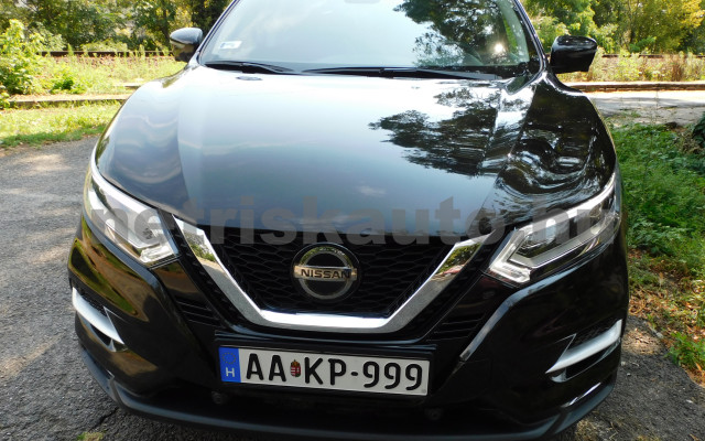 NISSAN Qashqai 1.3 DIG-T N-Connecta személygépkocsi - 1332cm3 Benzin 120360 12/12