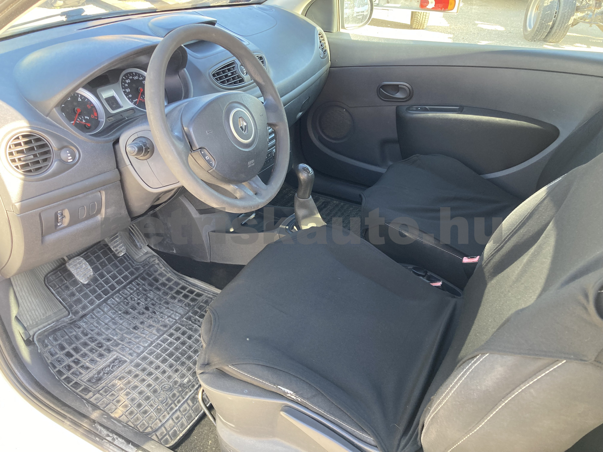 RENAULT Clio CLIO III 1.5 dCi Société GYORSAN ELVIHET tehergépkocsi 3,5t össztömegig - 1461cm3 Diesel 121605 6/8
