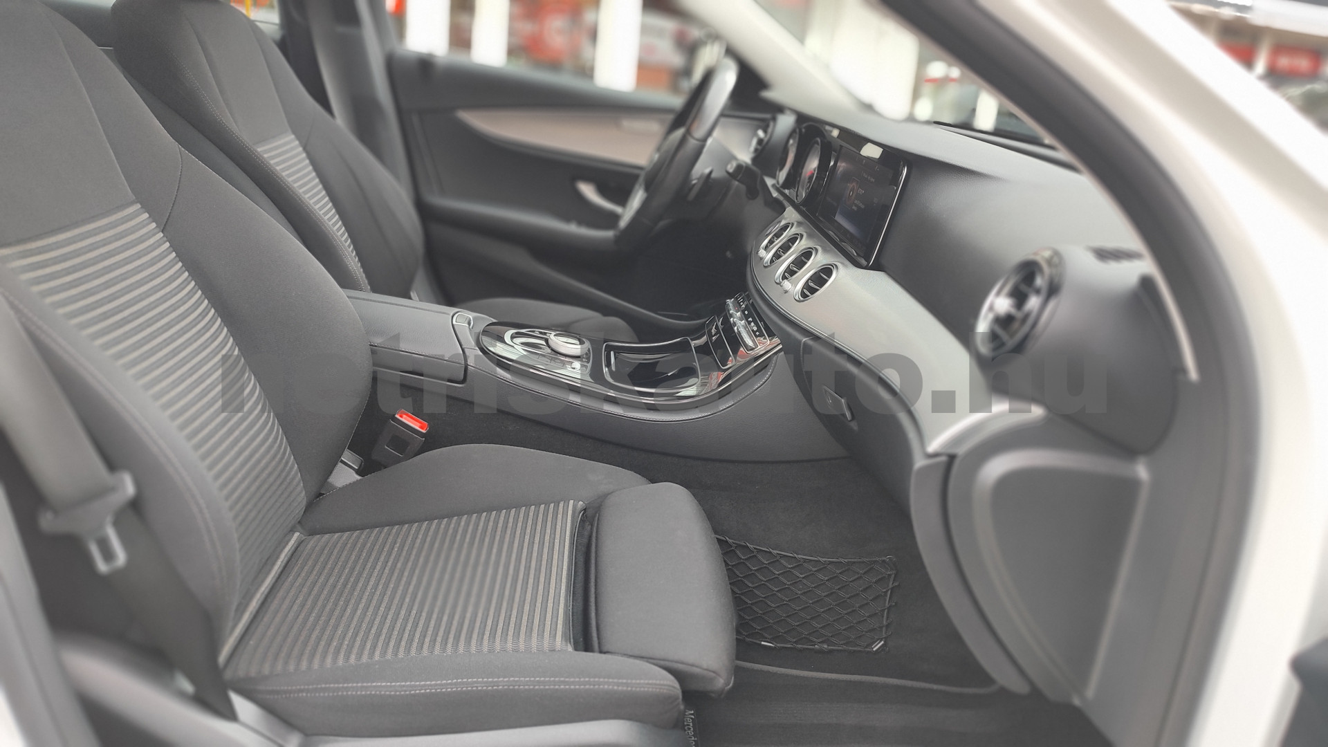 MERCEDES-BENZ E-osztály E 200 4Matic 9G-TRONIC EQ Boost személygépkocsi - 1991cm3 Hybrid 121274 9/12