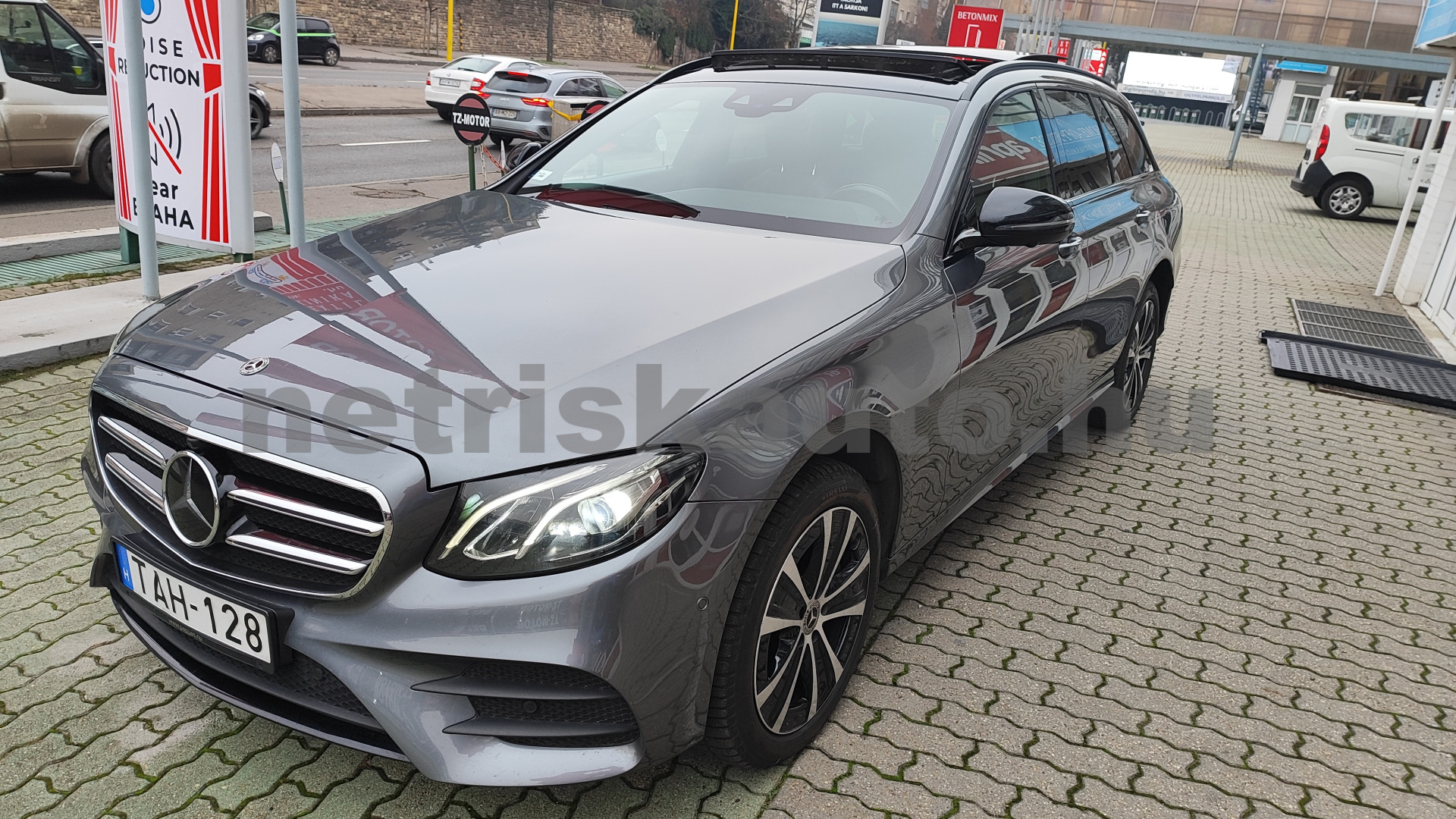 MERCEDES-BENZ E-osztály E 400 d 4Matic 9G-TRONIC személygépkocsi - 2925cm3 Diesel 121357 12/12