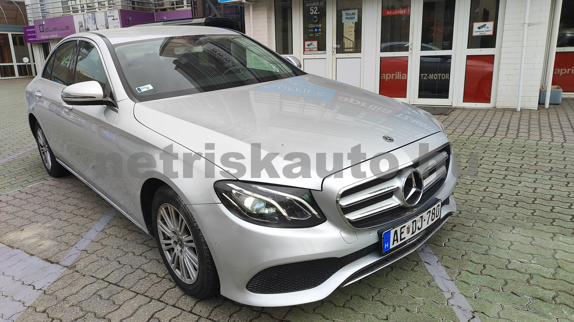 MERCEDES-BENZ E-osztály E 200 9G-TRONIC személygépkocsi - 1991cm3 Benzin 121624 1/12
