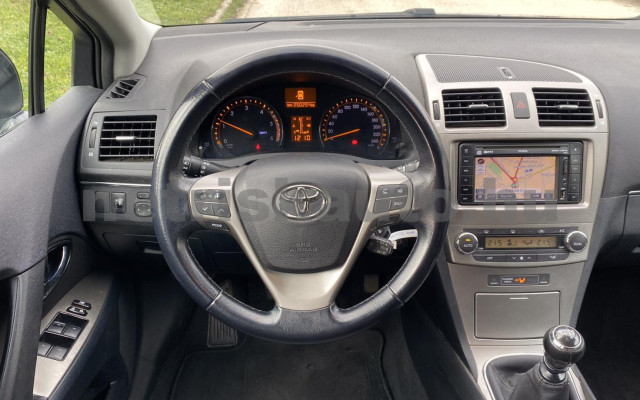 TOYOTA Avensis 2.0 D-4D Executive személygépkocsi - 1998cm3 Diesel 119924 10/35